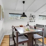別荘 Three-bedroom In