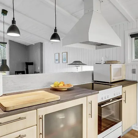 Three-bedroom In Semesterbostad