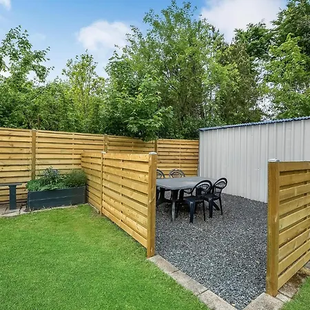 Three-bedroom In Semesterbostad *