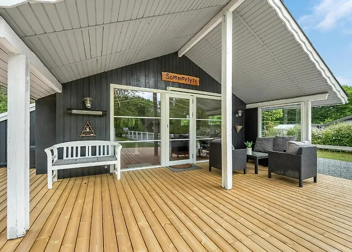 Three-bedroom In Nyaraló *